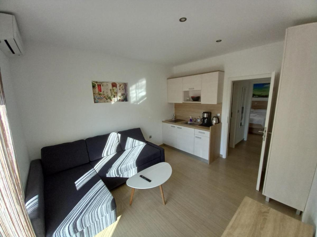 Apartmani Tropical Vodice Esterno foto