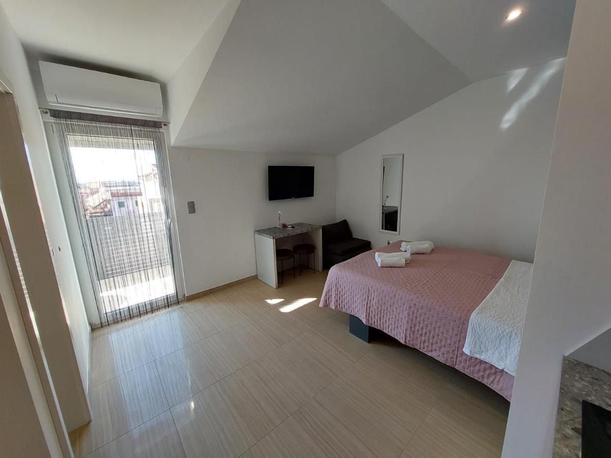 Apartmani Tropical Vodice Esterno foto