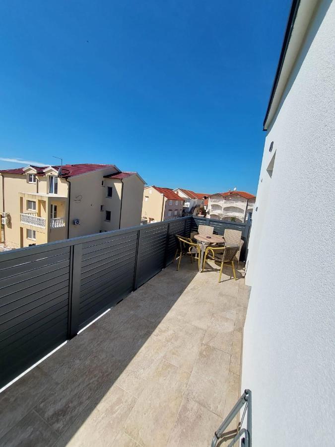 Apartmani Tropical Vodice Esterno foto