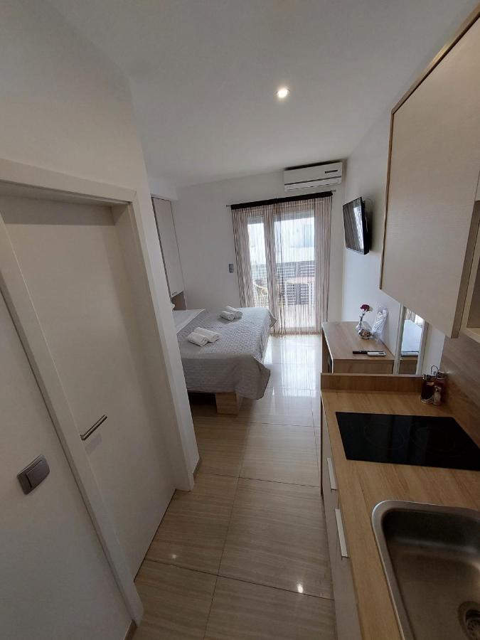 Apartmani Tropical Vodice Esterno foto