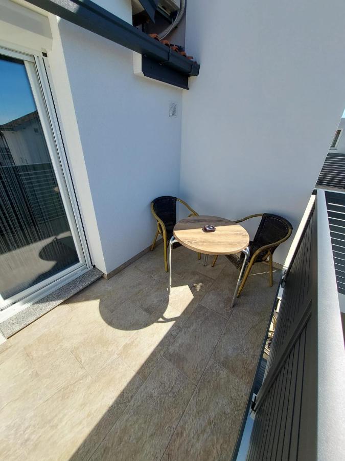 Apartmani Tropical Vodice Esterno foto